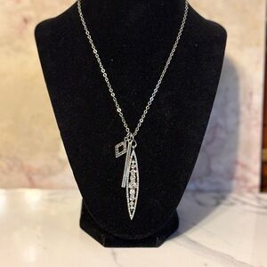 Elegant Silver Rhinestone Pendant Necklace